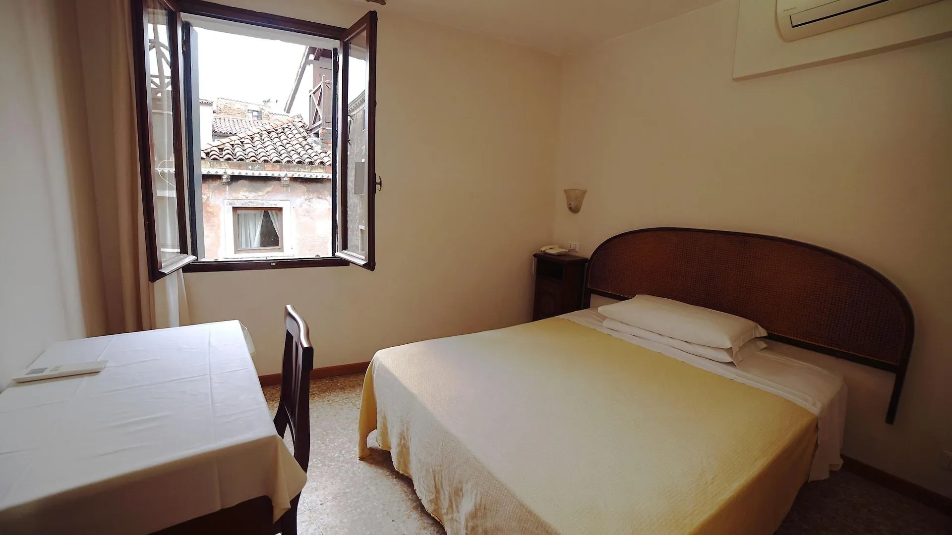 Hotel Canada Venedik