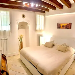 https://biennale-ca-lucatello.hotelinveneto.com