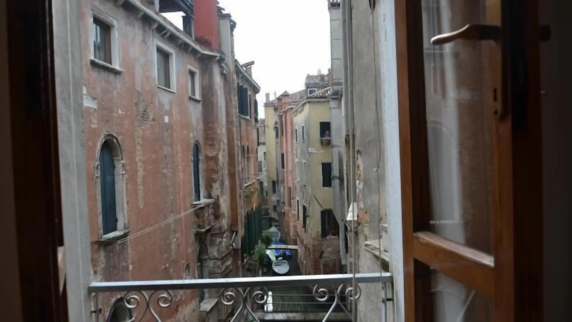 Hotel Canada Venice 2*,  Italy
