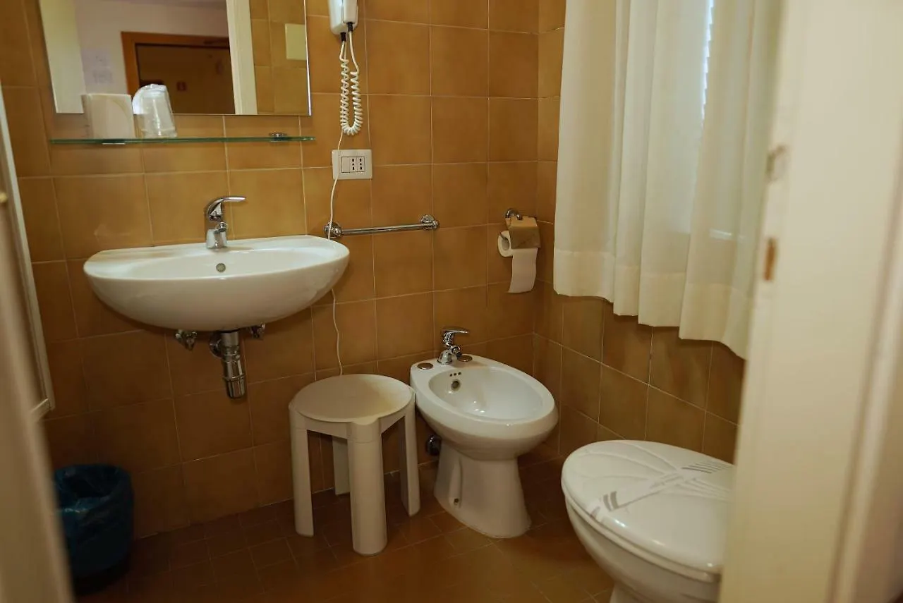 Hotel Canada Venice 2*,  Italy